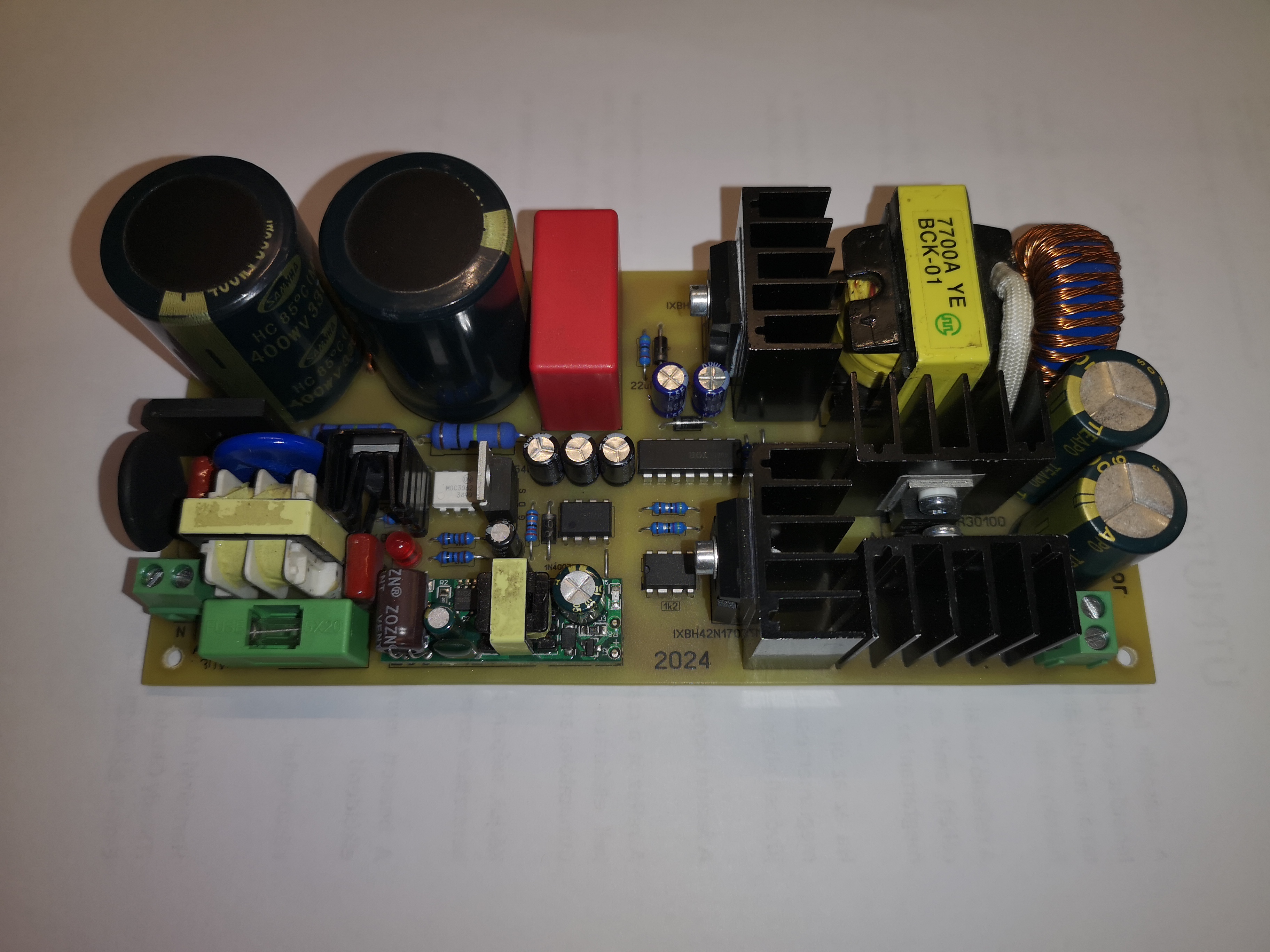 A kész, megépített, üzembe helyezett, működtetésre kész áramkör.