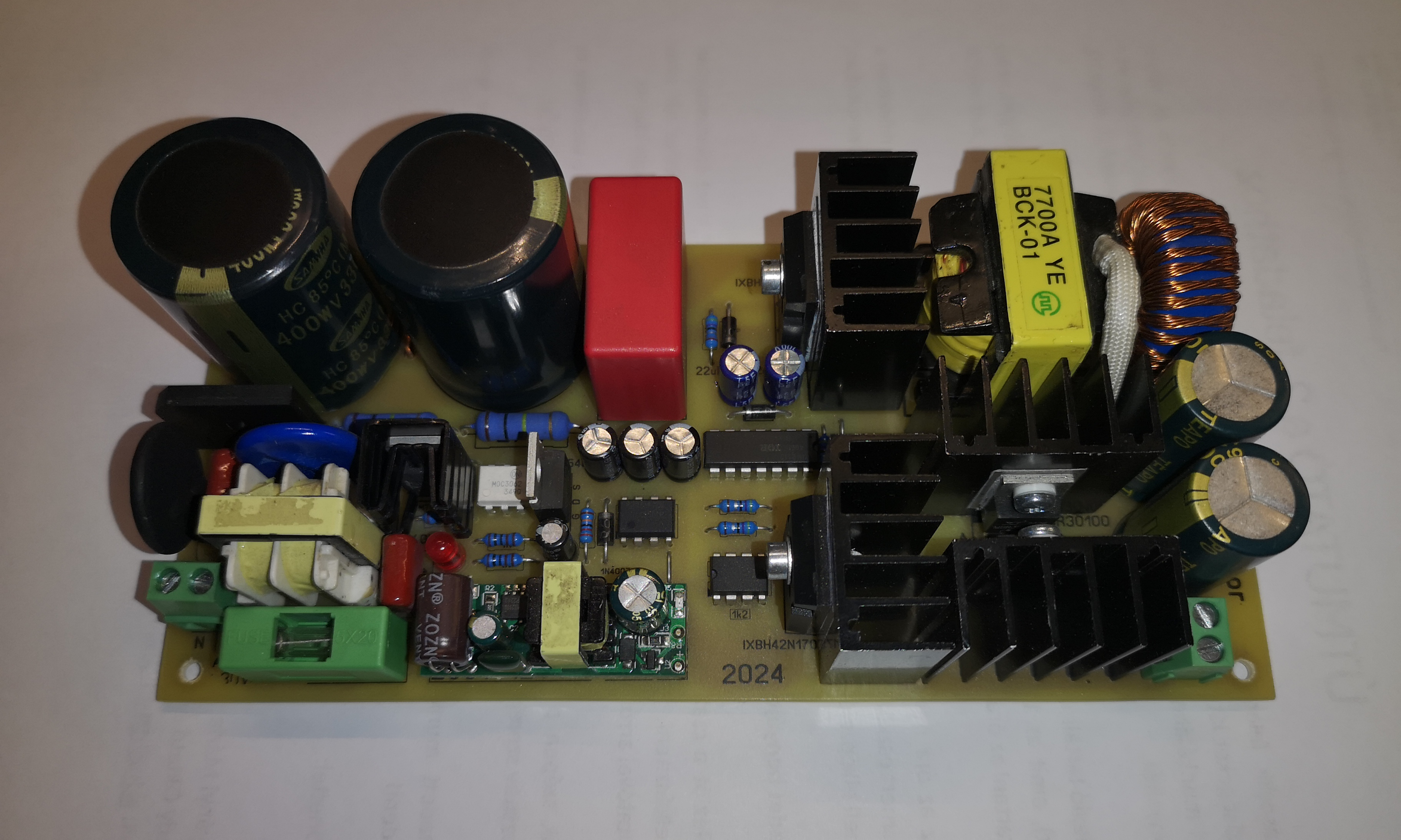 A kész, megépített, üzembe helyezett, működtetésre kész áramkör.